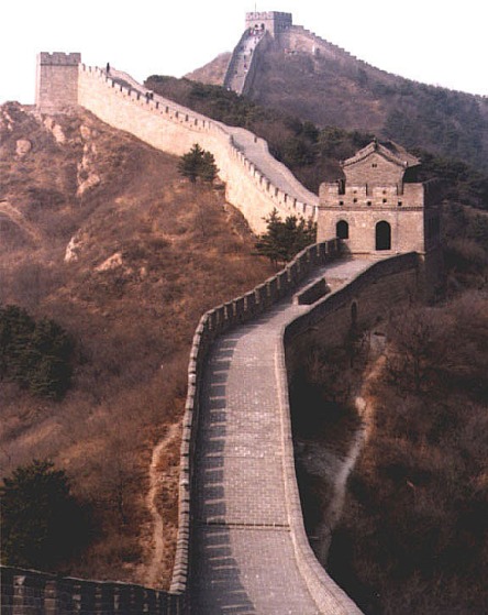 http://beijingchina.files.wordpress.com/2008/08/great_wall_of_china.jpg?w=444&h=560